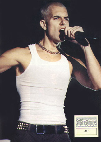 nickwifebea.jpg (37782 bytes)